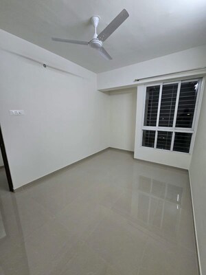Room in 2 BHK Apartment at Puranik City Reserva, Ghodbunder Road – for Rent