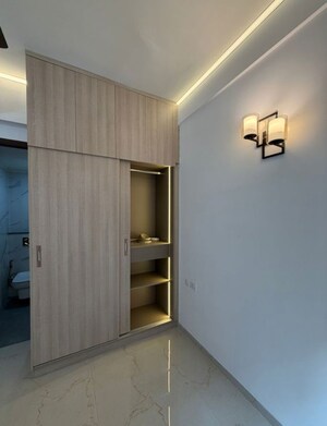 Furnished Amenities in 2 BHK Apartment at Smart World Orchard, Sector 61 – for Rent