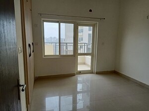 Room in 3 BHK Apartment at AWHO Shanti Vihar, Sector 95 – for Rent