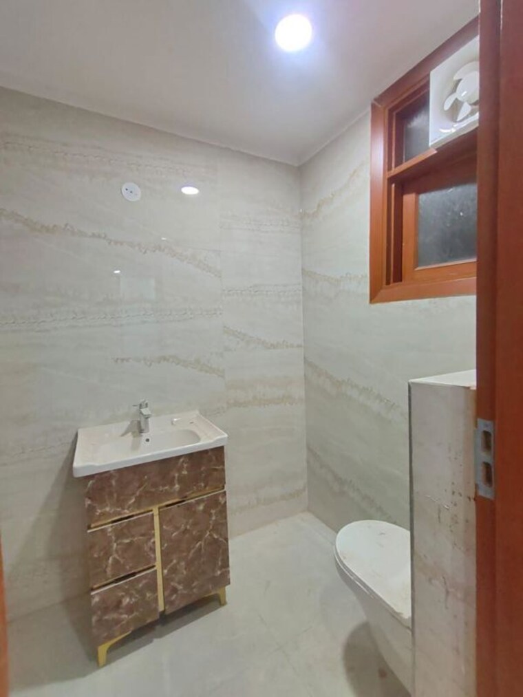 Bathroom, saket 2 Bedroom 800 Sq.Ft. Builder Floor In Saket Delhi 10690051