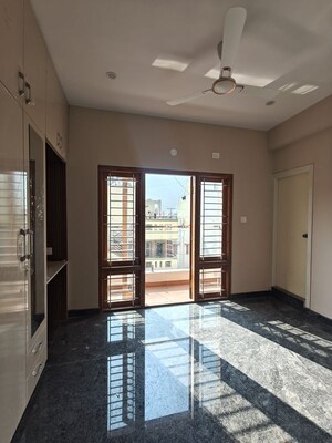 Room in 2 BHK Builder Floor at Arekere – for Rent