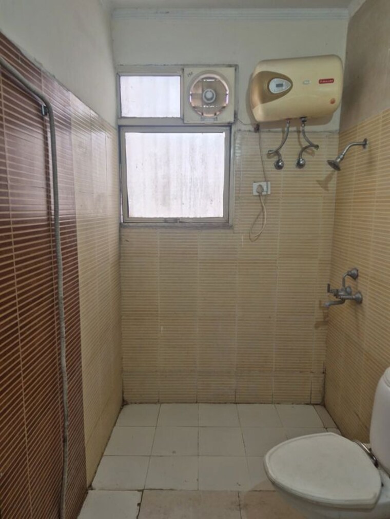 Bathroom, nk-savitry-enclave 3 Bedroom 1860 Sq.Ft. Apartment In Vip Road Zirakpur 10690058
