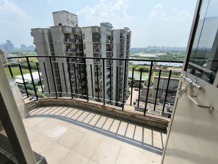 Balcony, signature-global-solera-2 2 Bedroom 565 Sq.Ft. Apartment In Sector 107 Gurgaon 10690065