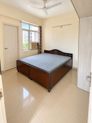 Room in 2 BHK Apartment at Shree Vardhman Mantra, Sector 67 – for Rent