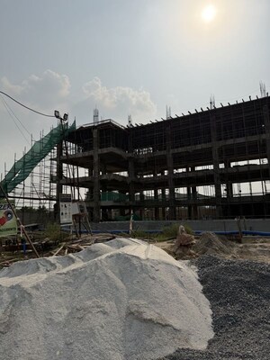  Shop – Exterior View View at Uniwest Hub, Sector 22d Yamuna Expressway - for Sale