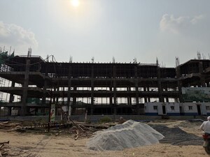  Shop – Exterior View View at Uniwest Hub, Sector 22d Yamuna Expressway - for Sale