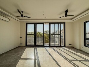 Room in 3.5 BHK Apartment at Greater Kailash Part 3 – for Rent