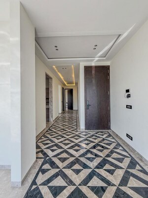 Bedroom in 3.5 BHK Apartment at Greater Kailash Part 3 – for Rent
