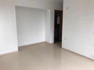 Room in 3 BHK Apartment at Kalpataru Sunrise Grande, Kolshet Road – for Rent