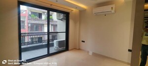 Room in 4 BHK Apartment at Saket – for Rent
