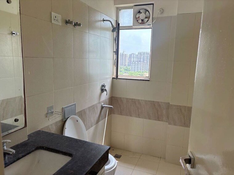 Bathroom, sector 22 3 Bedroom 1550 Sq.Ft. Builder Floor In Sector 22 Gurgaon 10690107