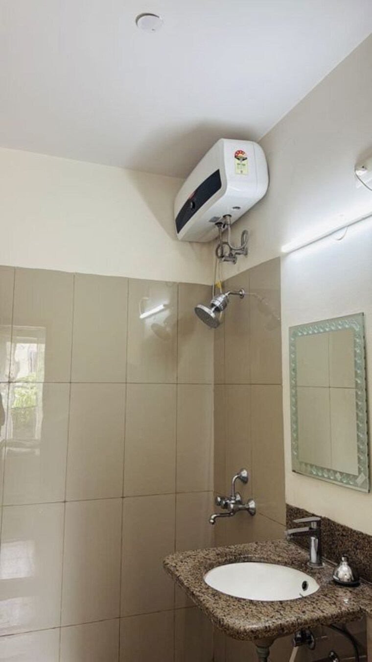 Bathroom, emaar-emerald-hills-phase-2 3 Bedroom 1750 Sq.Ft. Apartment In Sector 65 Gurgaon 10690106