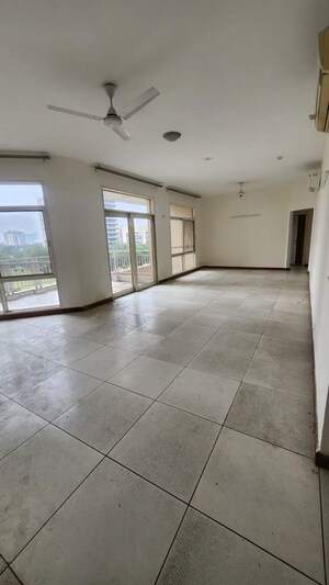 Room in 4 BHK Apartment at Jaypee Green The Star Court, Jaypee Greens – for Sale