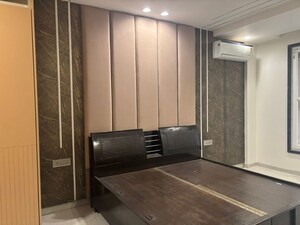 Room in 3 BHK Builder Floor at DLF Alameda Independent Floors, Sector 73 – for Rent