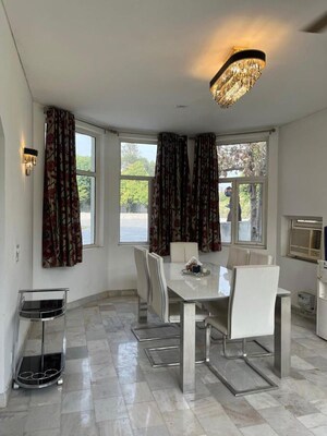Team Area in 4 BHK Independent House at Dlf Farms – for Rent