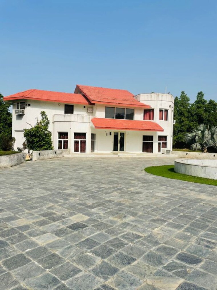 Cover Image, dlf farms 4 Bedroom 43000 Sq.Ft. Independent House In Dlf Farms Delhi 10690116