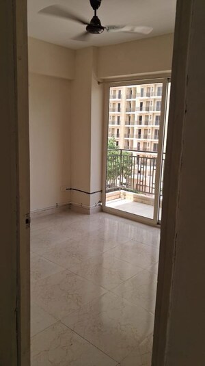 Room in 2 BHK Apartment at MRG The Meridian, Sector 89 – for Rent
