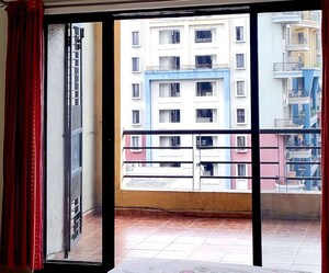 Room in 3.5 BHK Apartment at Brahma Suncity, Wadgaon Sheri – for Rent