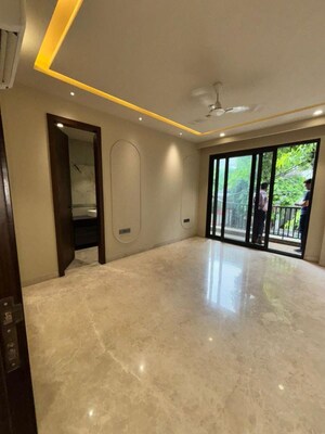 Room in 3 BHK Apartment at Raj One Good Earth, Sector 71 – for Rent