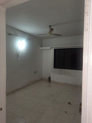 Room in 2 BHK Apartment at Karve Nagar – for Rent