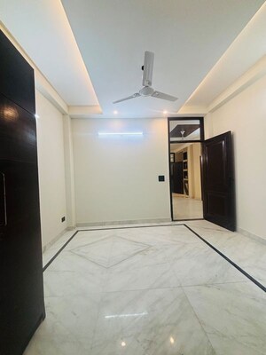 Room in 3 BHK Builder Floor at Lajpat Nagar ii – for Sale