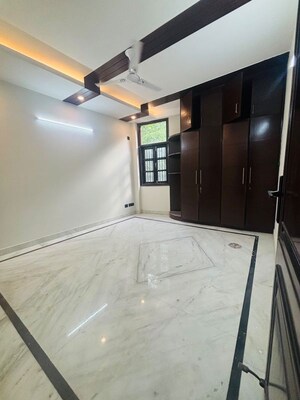 Room in 3 BHK Builder Floor at Lajpat Nagar ii – for Sale