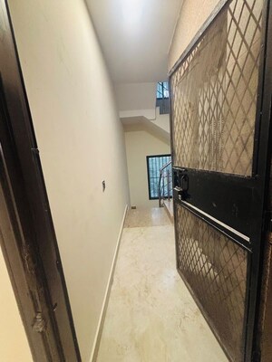 Furnished Amenities in 3 BHK Builder Floor at Lajpat Nagar ii – for Sale
