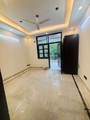 Room in 3 BHK Builder Floor at Lajpat Nagar ii – for Sale