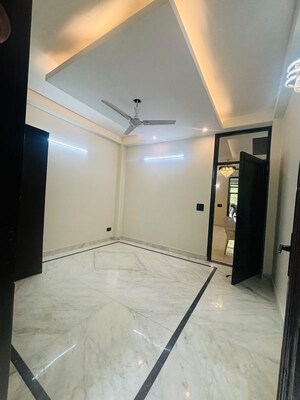 Room in 3 BHK Builder Floor at Lajpat Nagar ii – for Sale