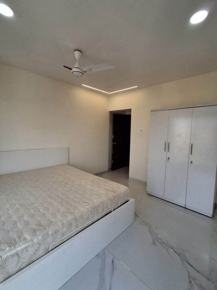 Bedroom, arihant-chs-khar-west 3 Bedroom 1200 Sq.Ft. Apartment In Khar West Mumbai 10690161
