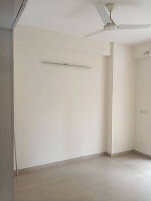 Room in 3 BHK Apartment at Mahagun My Woods, Sector 16c Greater Noida – for Rent