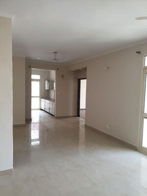 Room in 3 BHK Apartment at Vip Road – for Rent