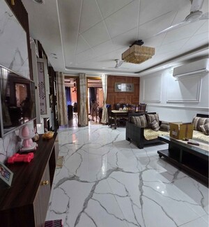 3 BHK Builder Floor For Rent in Rajouri Garden