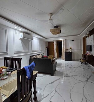 Team Area in 3 BHK Builder Floor at Rajouri Garden – for Rent