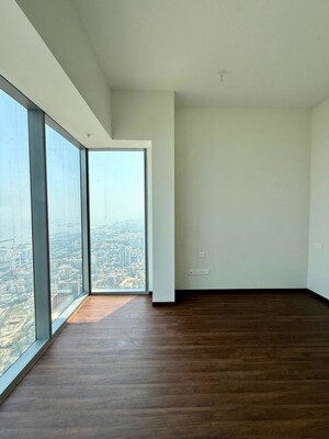Room in 3 BHK Apartment at Piramal Aranya, Byculla – for Rent