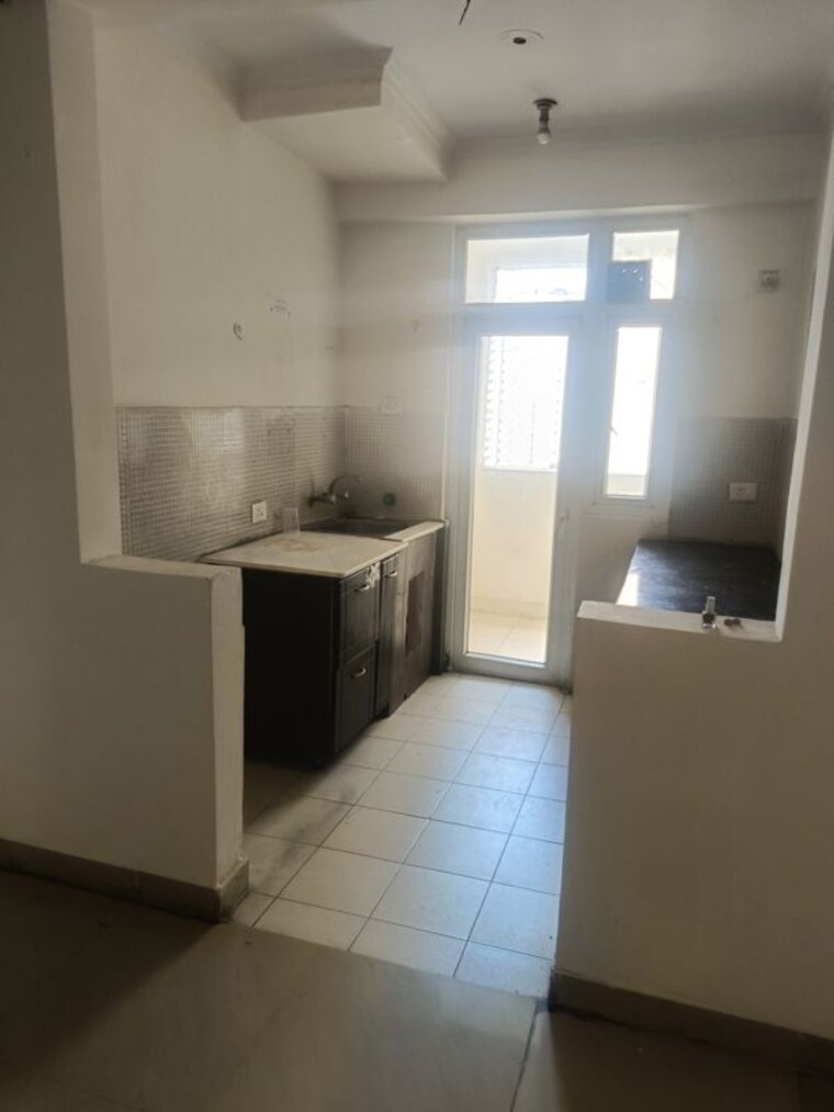 Room, amrapali-silicon-city 2.5 Bedroom 1180 Sq.Ft. Apartment In Sector 76 Noida 10690190