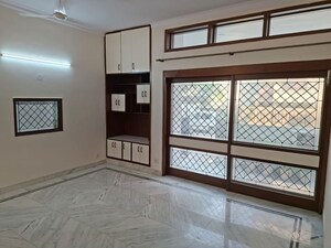 Room in 3 BHK Apartment at Uday Park – for Rent