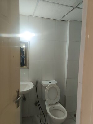 Bathroom in 2.5 BHK Apartment at Express Zenith, Sector 77 – for Rent