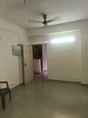 Room in 2.5 BHK Apartment at Express Zenith, Sector 77 – for Rent