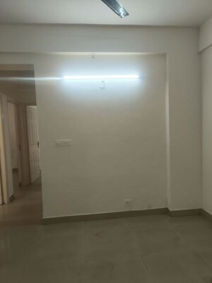 Room in 2.5 BHK Apartment at Express Zenith, Sector 77 – for Rent