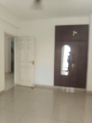 Room in 2.5 BHK Apartment at Express Zenith, Sector 77 – for Rent