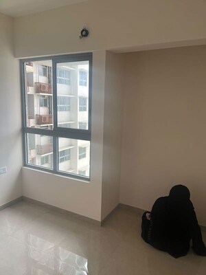 Room in 1 BHK Apartment at Piramal Vaikunth, Balkum Pada – for Rent