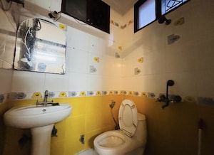 Team Area in 2 BHK Builder Floor at Subhash Nagar – for Rent