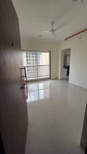 Room in 1 BHK Apartment at Raunak Tulip, Vartak Nagar – for Rent