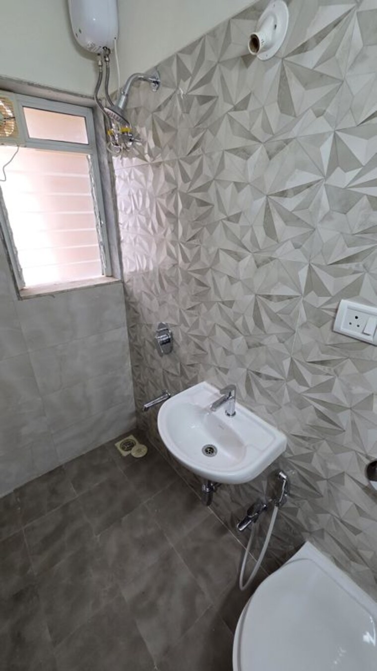 Bathroom, raunak-tulip 1 Bedroom 453 Sq.Ft. Apartment In Vartak Nagar Thane 10690227