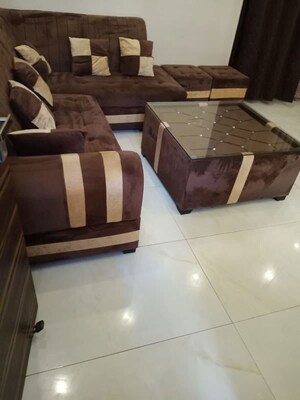 Living Room in 3 BHK Apartment at Sunshine Enclave, Vip Road – for Rent