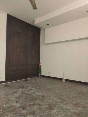 Furnished Amenities in 3 BHK Builder Floor at New Friends Colony – for Rent