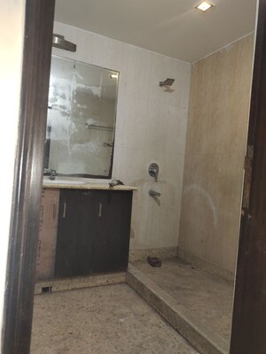 Furnished Amenities in 3 BHK Builder Floor at New Friends Colony – for Rent