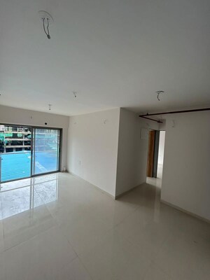 Room in 2 BHK Apartment at Avant Heritage, Jogeshwari East – for Rent