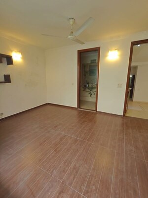 Room in 3 BHK Builder Floor at Greater Kailash – for Sale
